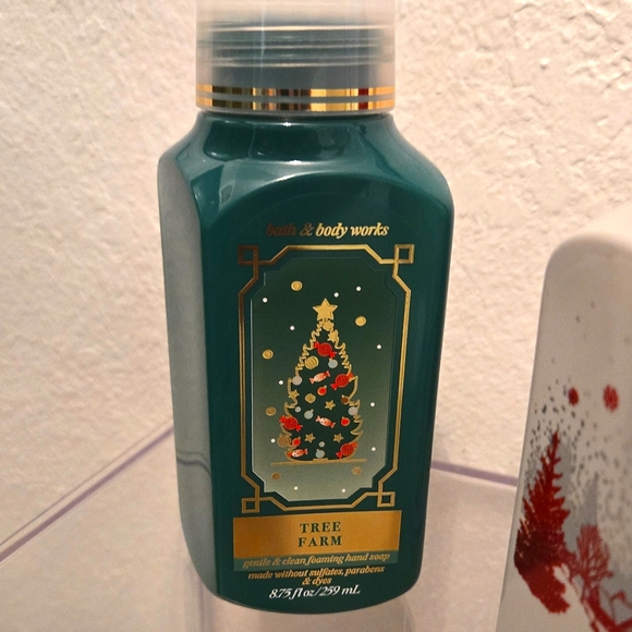 Let it Snow, Tree Farm, Winter Candy Apple 🍎 BBW  Foaming Handsoaps - Picture 2 of 8